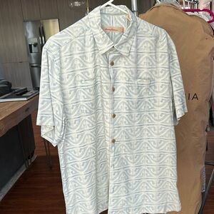 Great muted print and in excellent condition